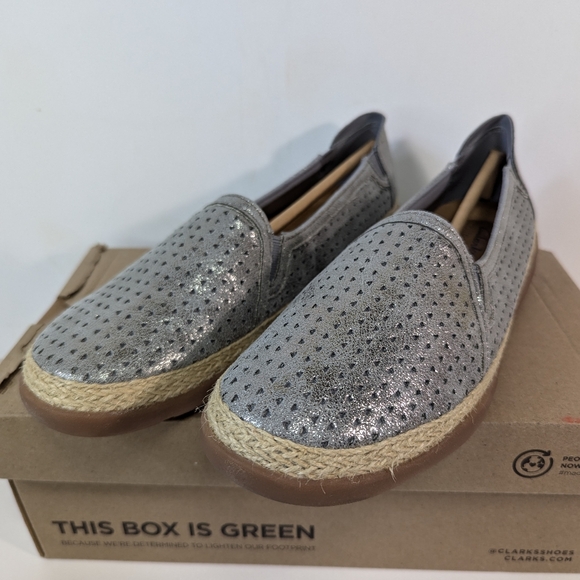 Collection by Clarks Elaina Ruby Women's 7.5M Slip On Pewter Color Finish - Picture 2 of 13